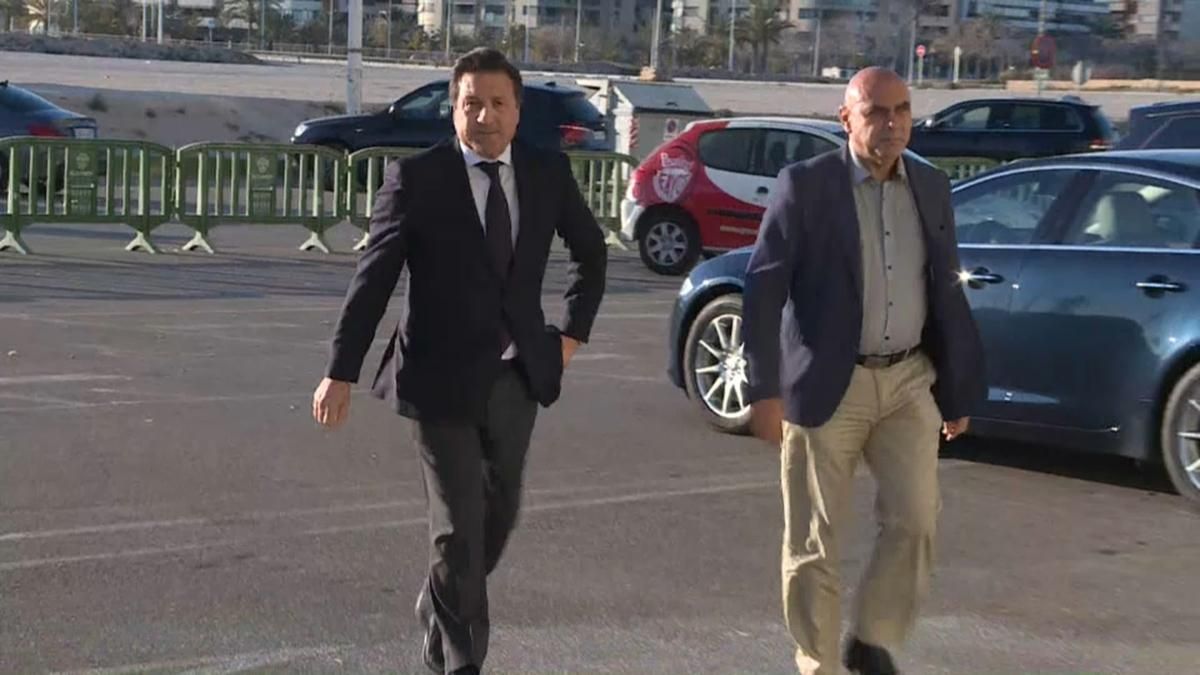 José Sepulcre assisteix a la junta d'accionistes que ha tingut lloc a la sala de premsa del Martínez Valero. José Sepulcre assisteix a la junta d'accionistes que ha tingut lloc a la sala de premsa del Martínez Valero.