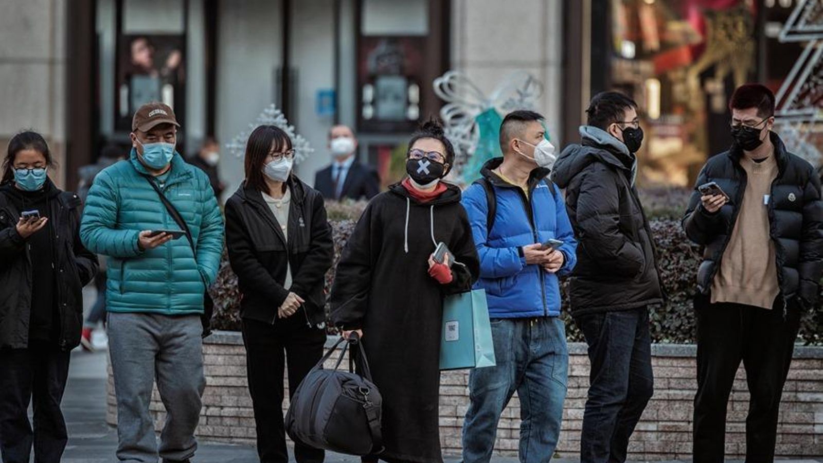 Ciutadans xinesos als carrers de Xangai el passat 20 de desembre de 2022