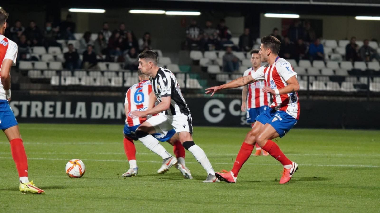 Pablo Hernández, en una acció del partit