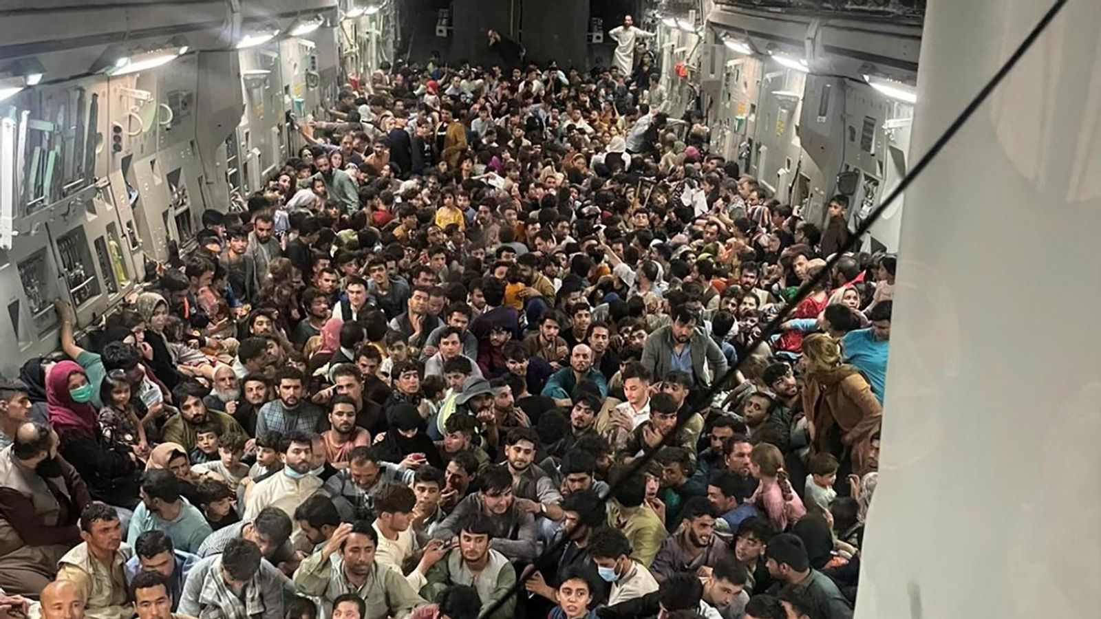 Afganesos evacuats
