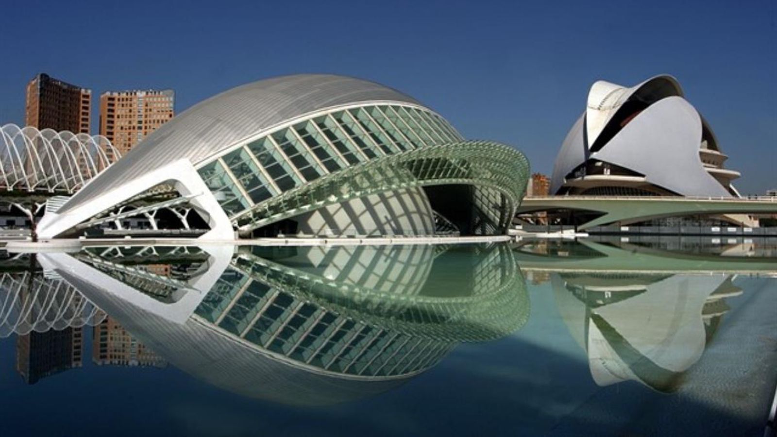 La decisió l’han presa després que l'empresa haja presentat la documentació per a la consecució de la relació de llocs de treball.