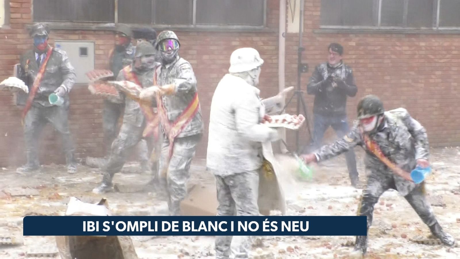 Ibi s'ompli de blanc, i no és neu