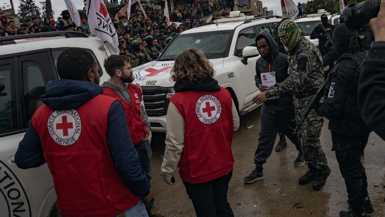 Milícies de Hamàs alliberen l'ostatge Avera Mengistu al personal de Creu Roja