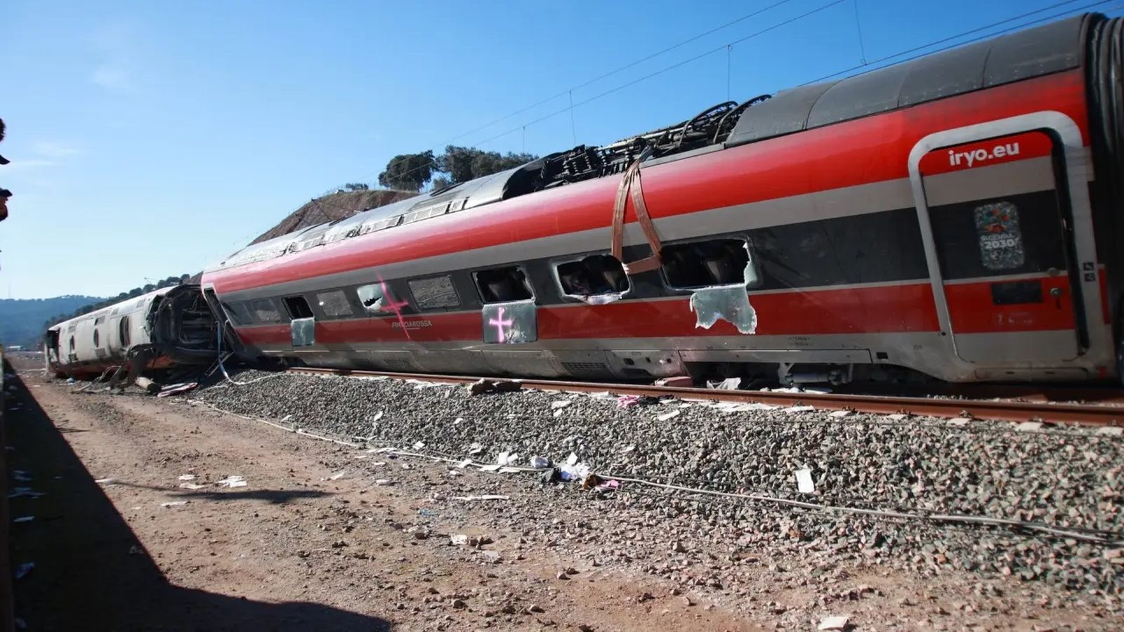 Un dels vagons del tren Iryo que va descarrilar en Adamuz, Córdoba
