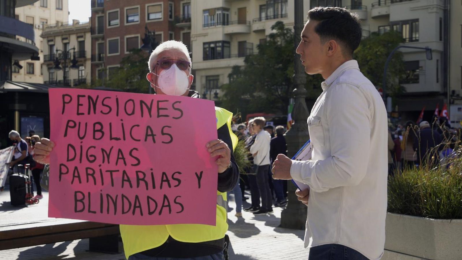La pensió mitjana d'un jubilat a la Comunitat Valenciana és de 1.140 euros, quantitat per damunt del salari mínim interprofessional (965 euros), però per davall de la mitjana espanyola, que se situa en 1.245 euros mensuals