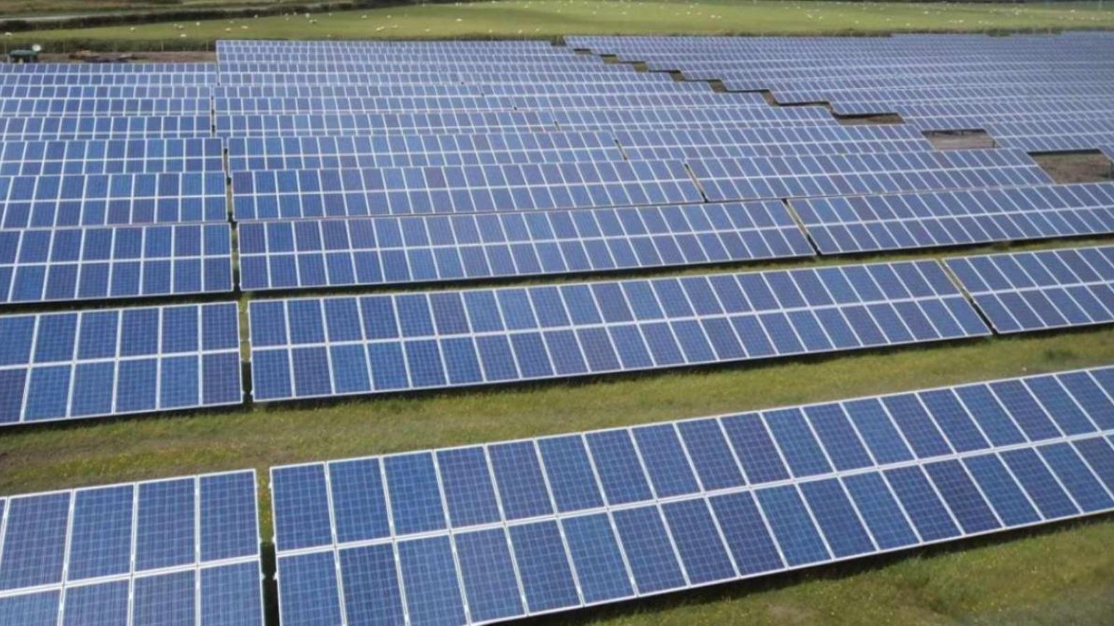 Imatge d'arxiu d'una planta fotovoltaica