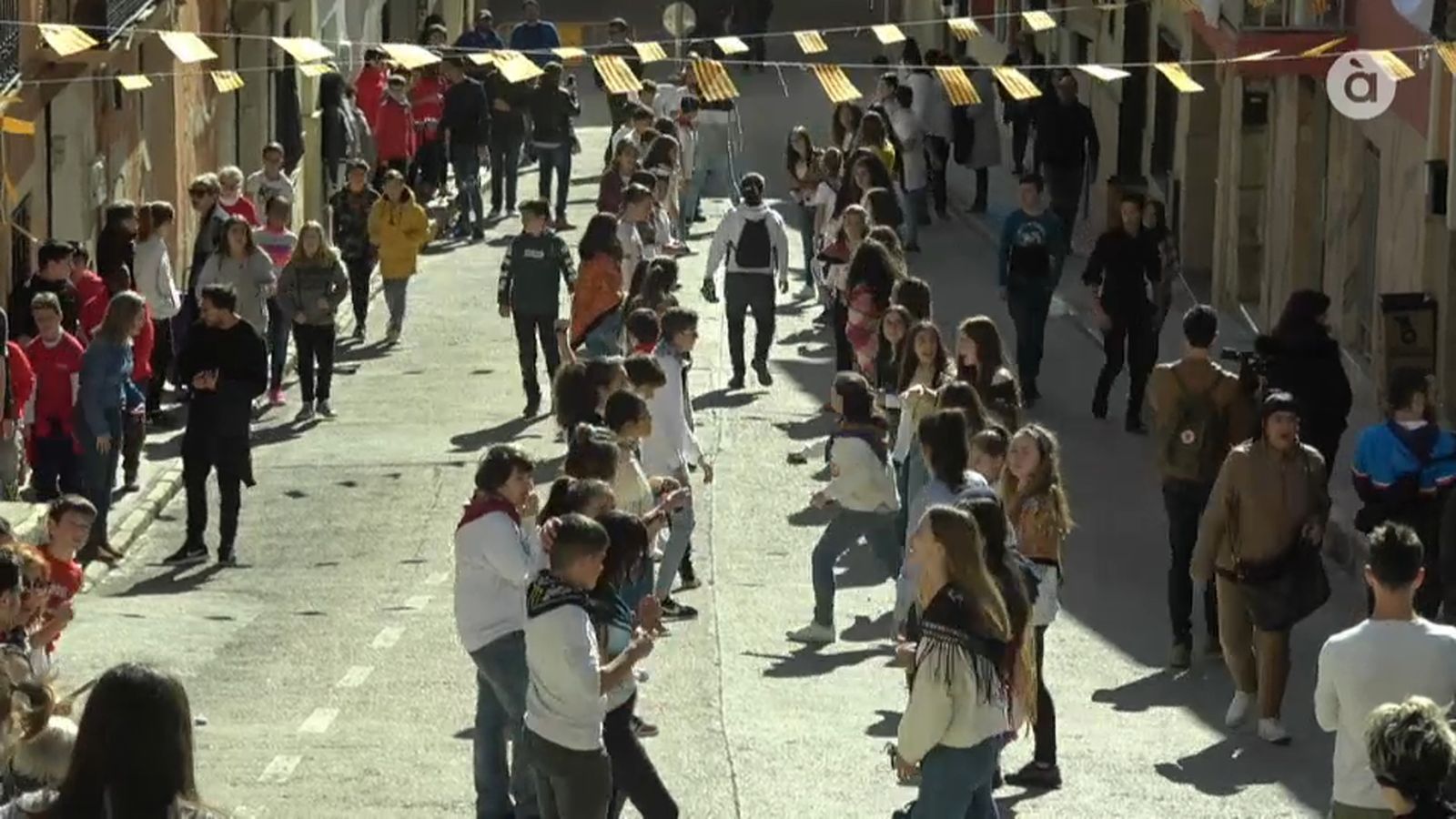 VÍDEO | Els carrers de Cocentaina s’omplin per la Festa dels Nanos
