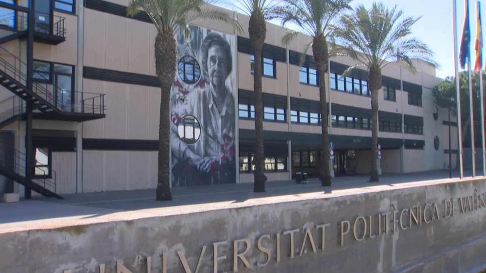 VÍDEO | Presenten el primer mural del projecte \"Dones de ciència\"