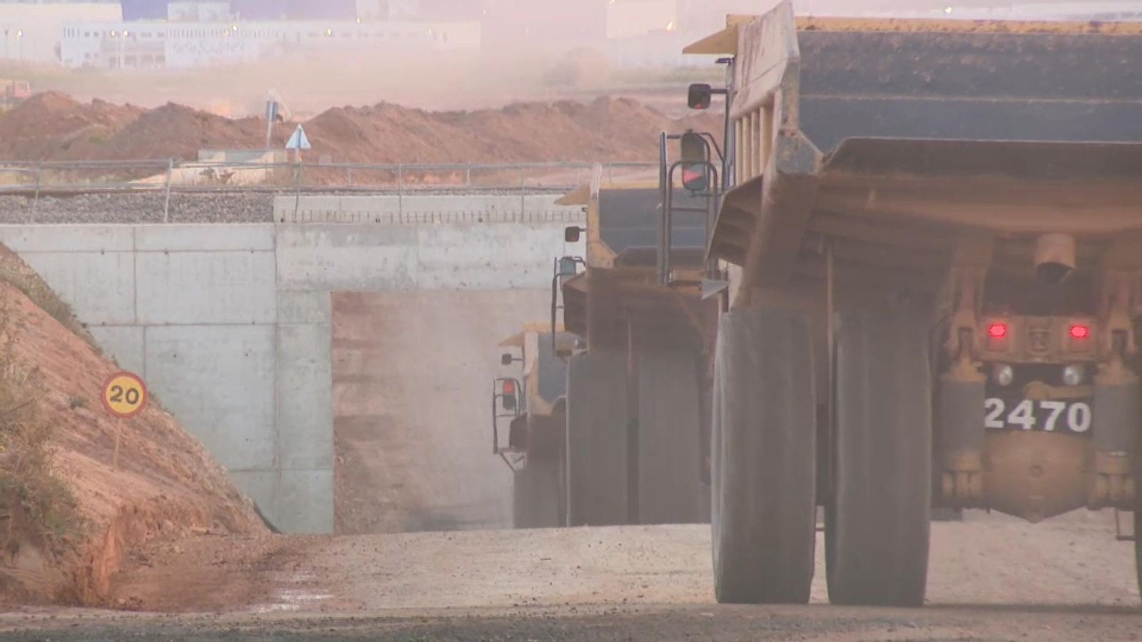 Obres de condicionament dels terrenys on s'instal·larà la gigafactoria de Volkswagen a Sagunt