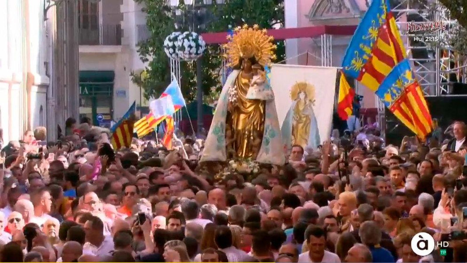 L'emoció del Trasllat per la televisió i per la ràdio en directe