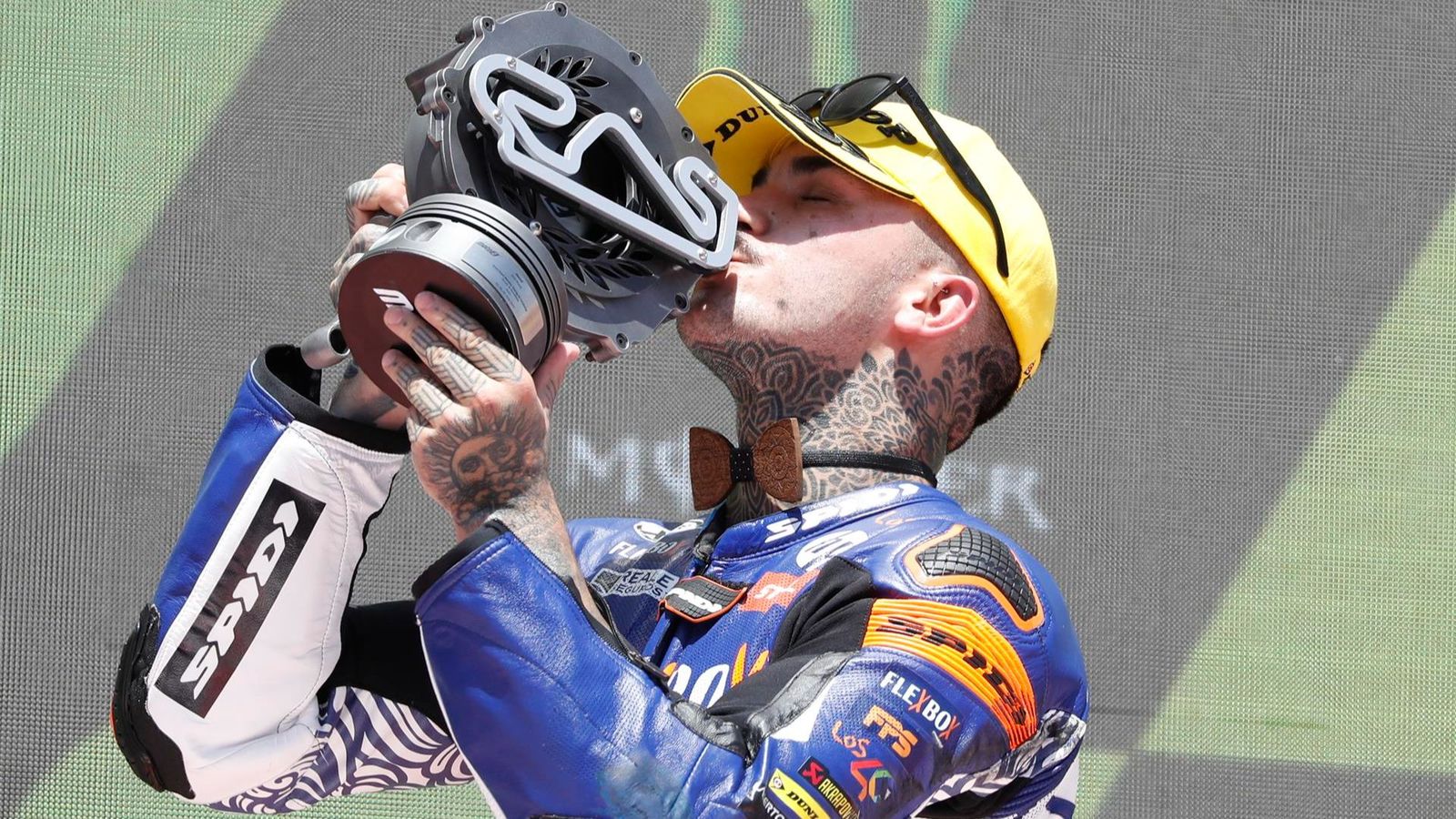 Aron Canet, en el pòdium