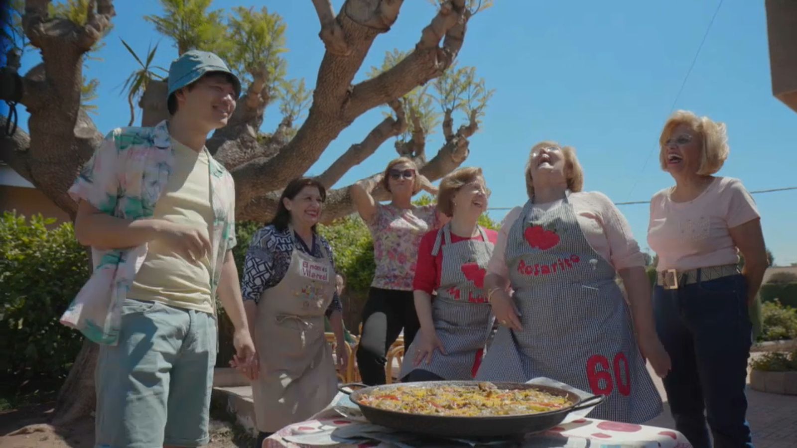 Xino Xano aprén a fer paella a Vila-real