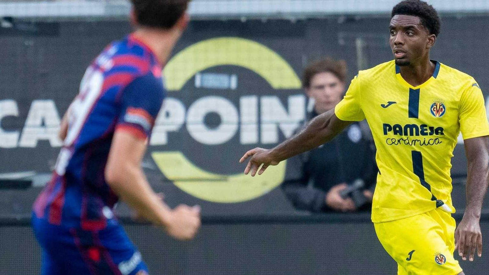 Logan Costa, en el partit contra el Basilea