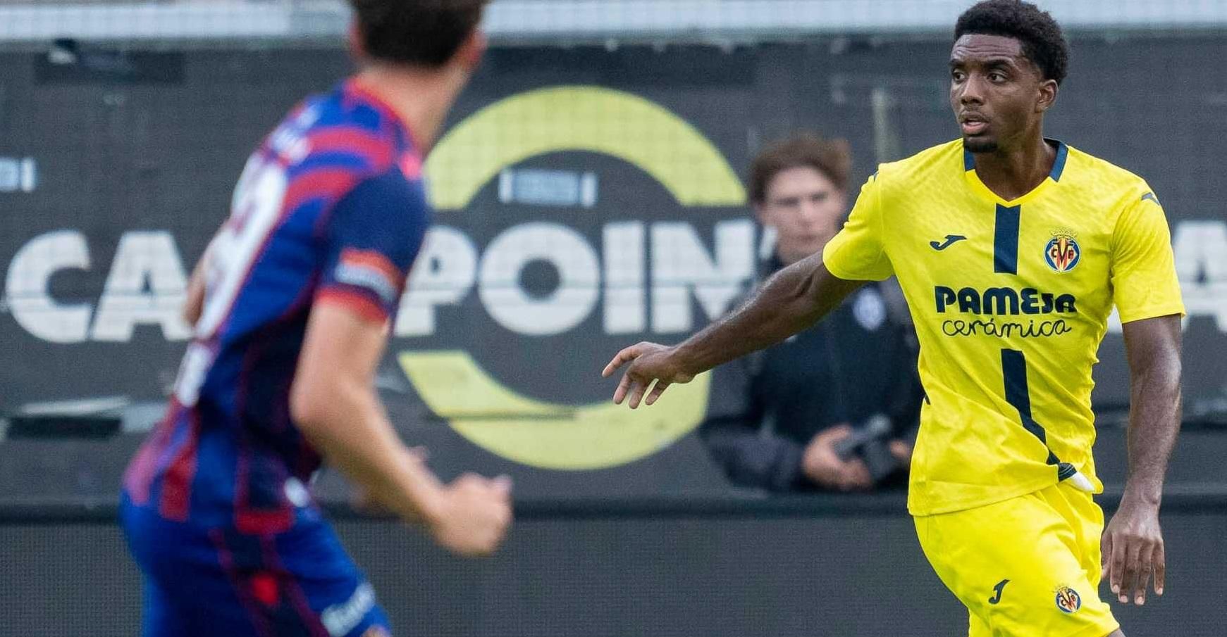 Logan Costa, en el partit contra el Basilea