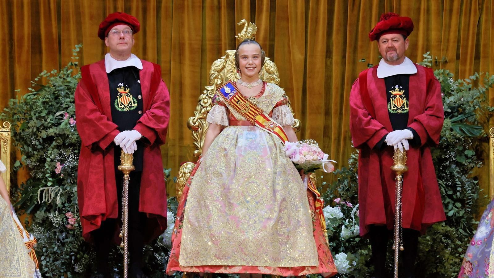 Lucía García, durant l'Exaltació com a fallera major infantil 2025