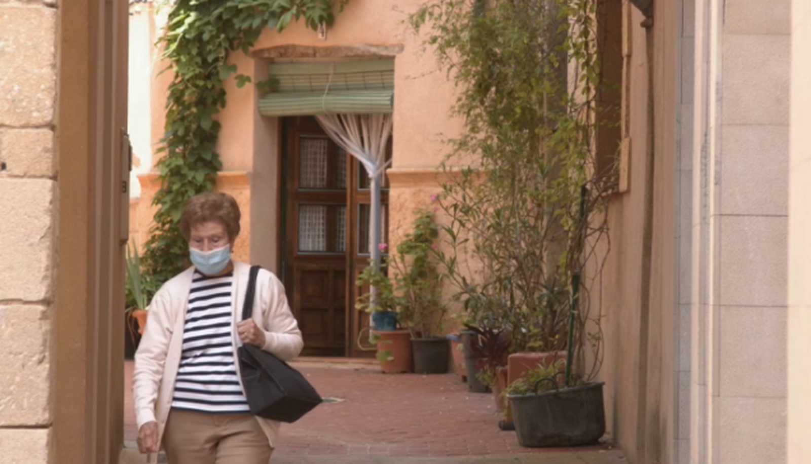 Una veïna de Benilloba eix a fer gestions pel poble