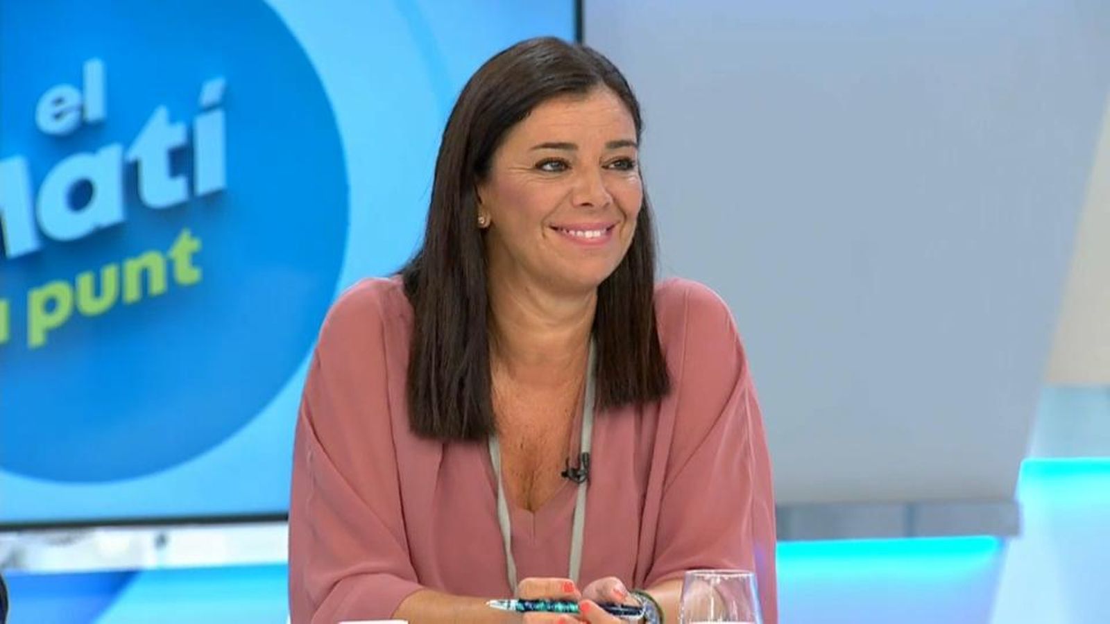 La periodista María José Grimaldo en la tertúlia d''El matí À Punt'