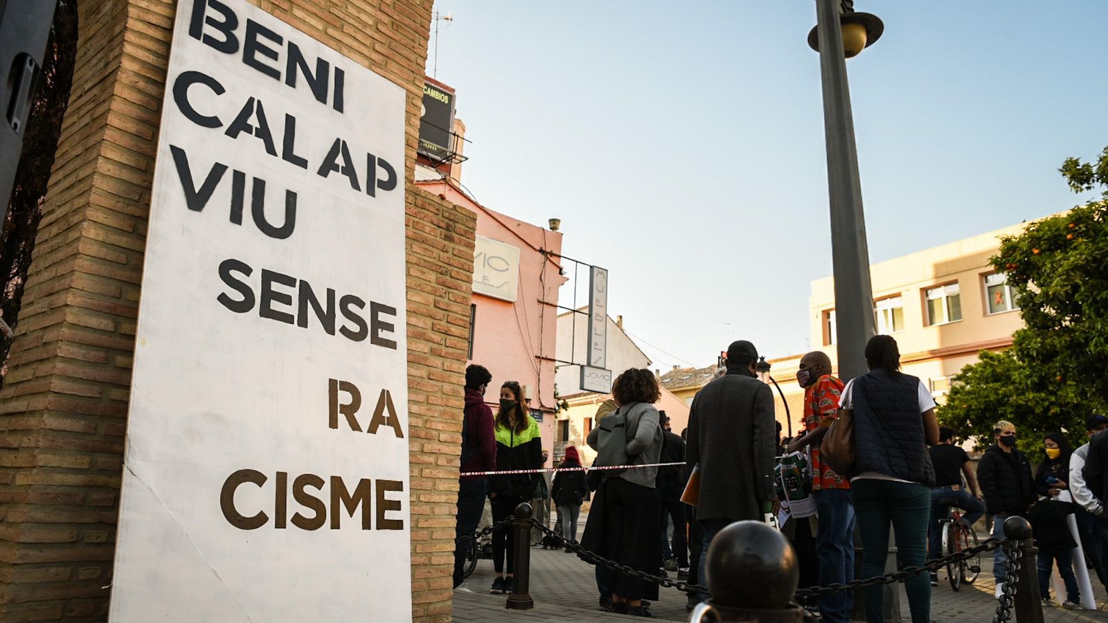 Protesta al barri de Benimaclet de València després d'una agressió racista