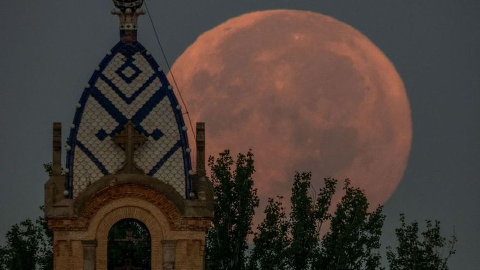 Lluna plena des de Fontanars dels Alforins