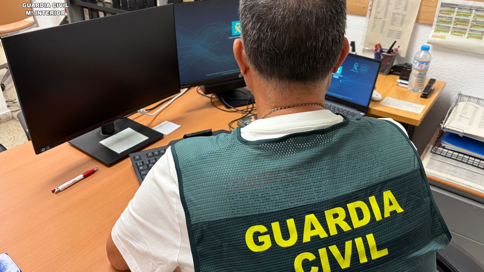 Imatge d'arxiu d'un agent de la Guàrdia Civil
