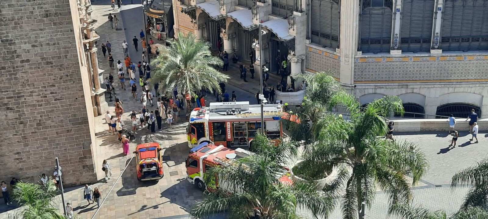 Camions de bombers, este dijous, al Mercat Central