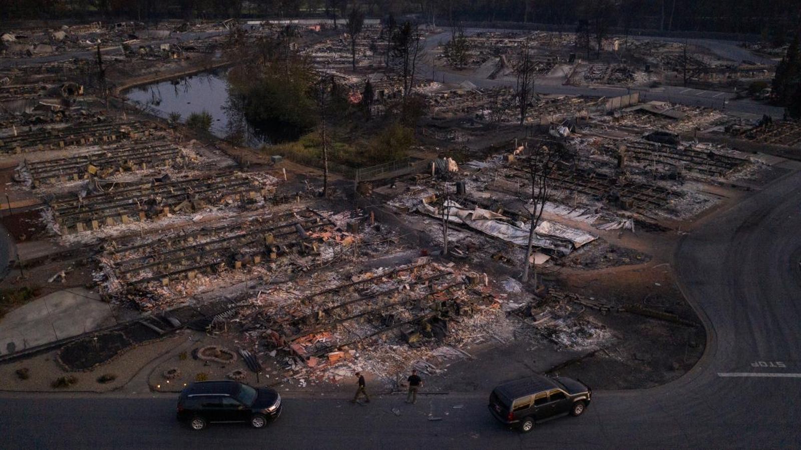 Imatge d'un veïnat de Phoenix, Oregon, després del pas del foc.