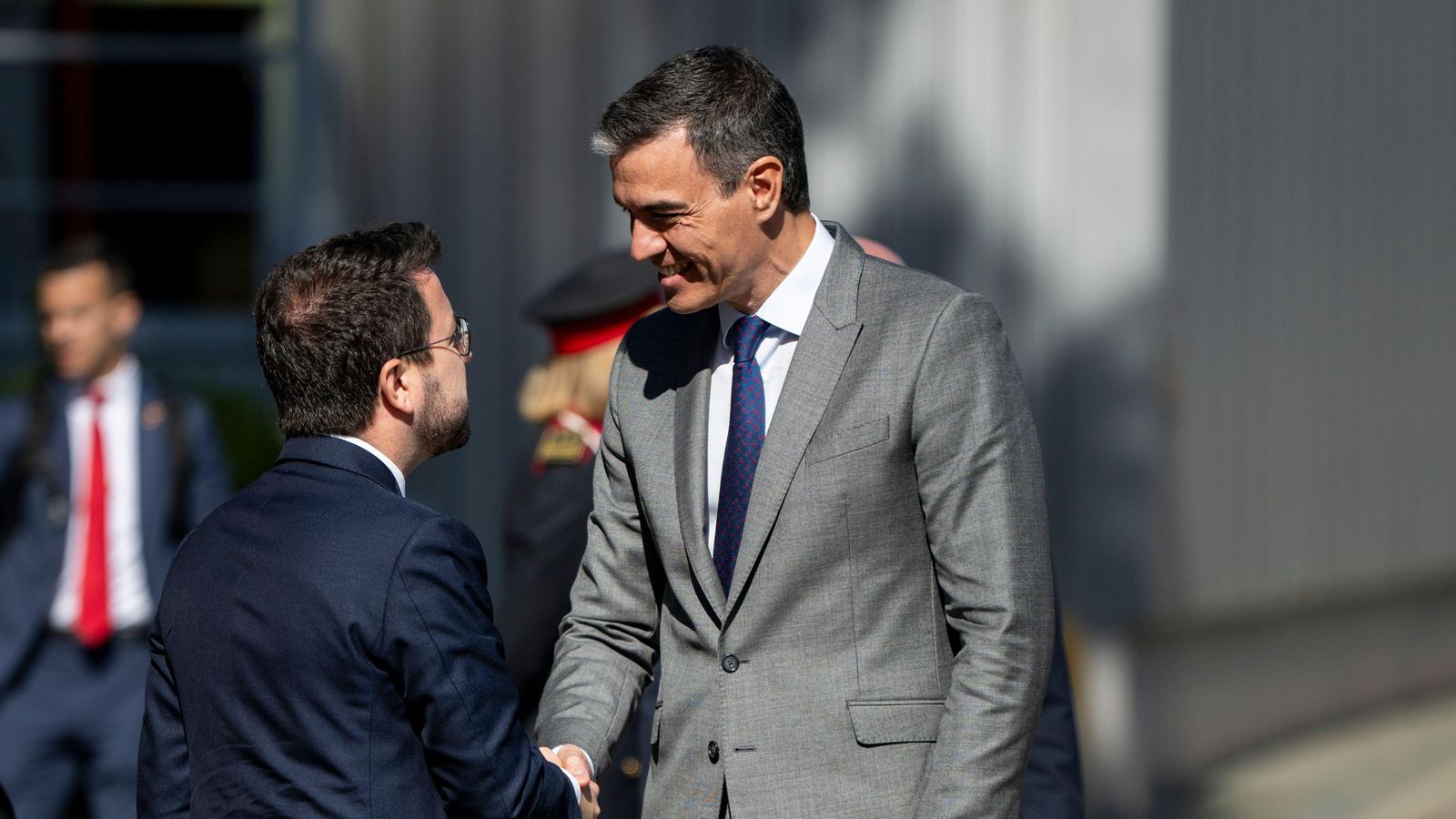 El president de la Generalitat en funcions, Pere Aragonès, i el cap del govern espanyol, Pedro Sánchez El president de la Generalitat en funcions, Pere Aragonès, i el cap del govern espanyol, Pedro Sánchez