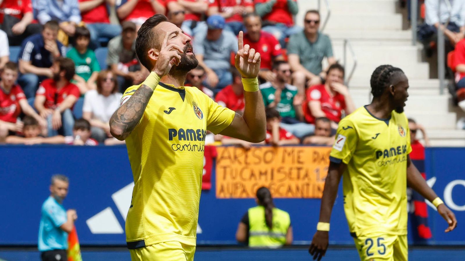 Morales celebra el gol