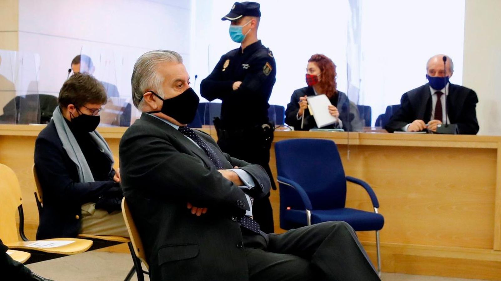 L'extresorer del PP Luis Bárcenas assegut en la banqueta dels acusats