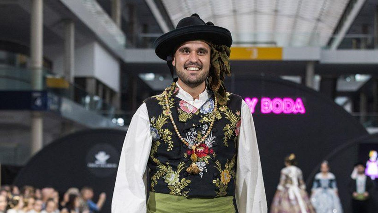 Desfilada d'indumentària tradicional