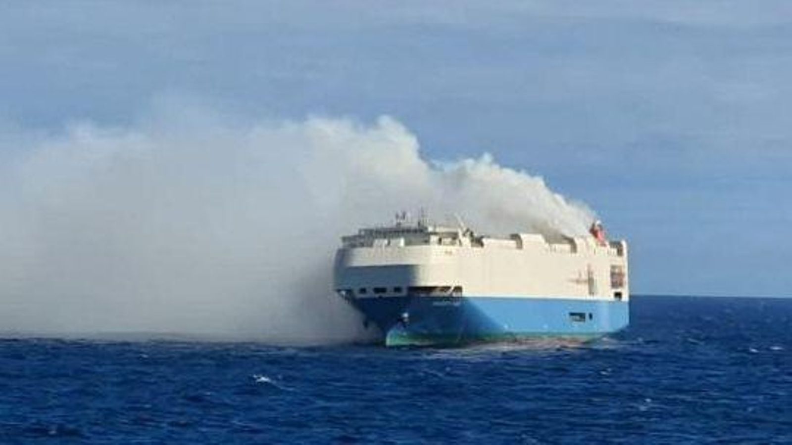 El vaixell Felicity Ace incendiat El vaixell Felicity Ace incendiat