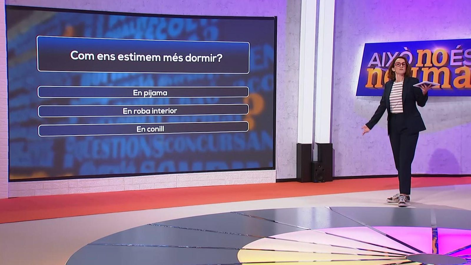 Maria Juan presenta 'Això no és normal'