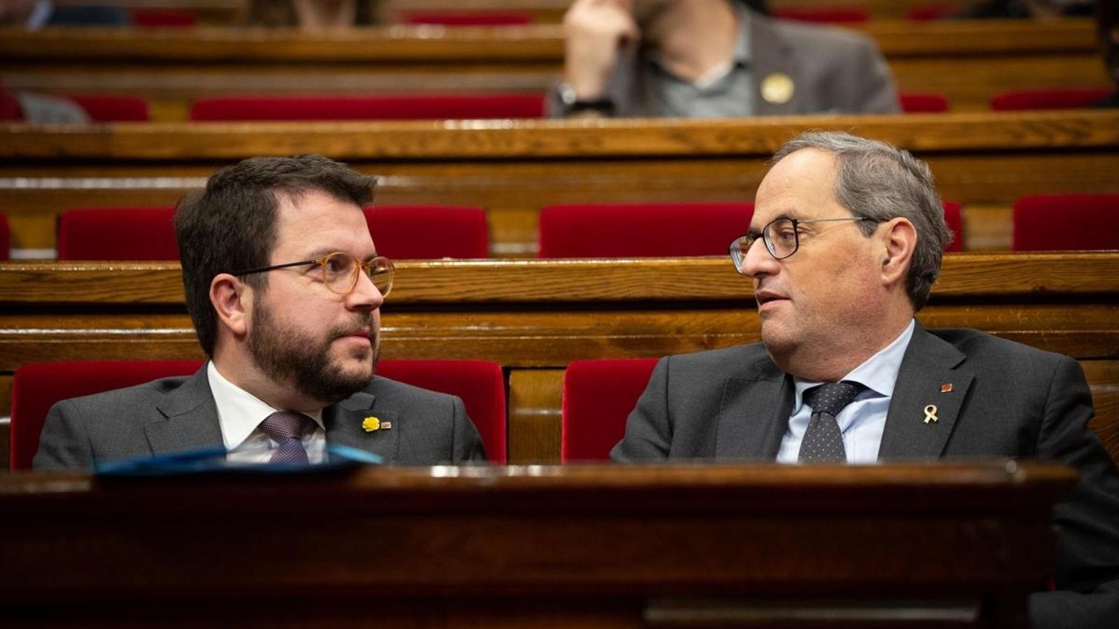 El vicepresident de la Generalitat de Catalunya, Pere Aragonès, i el president, Quim Torra, durant una sessió plenària