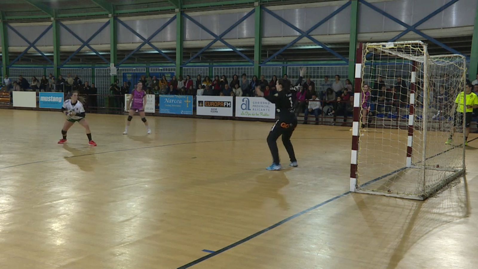 L'Elx ha hagut d'esperar fins a l´últim moment per a emportar-se els tres punts.