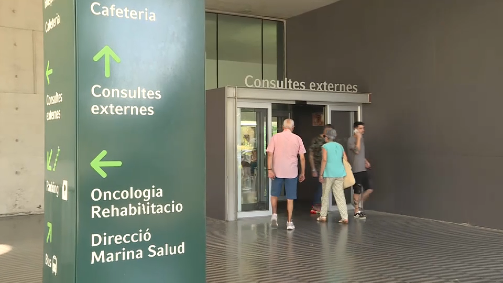 Entrada a consultes externes de l'hospital de Dénia aquest dimecres