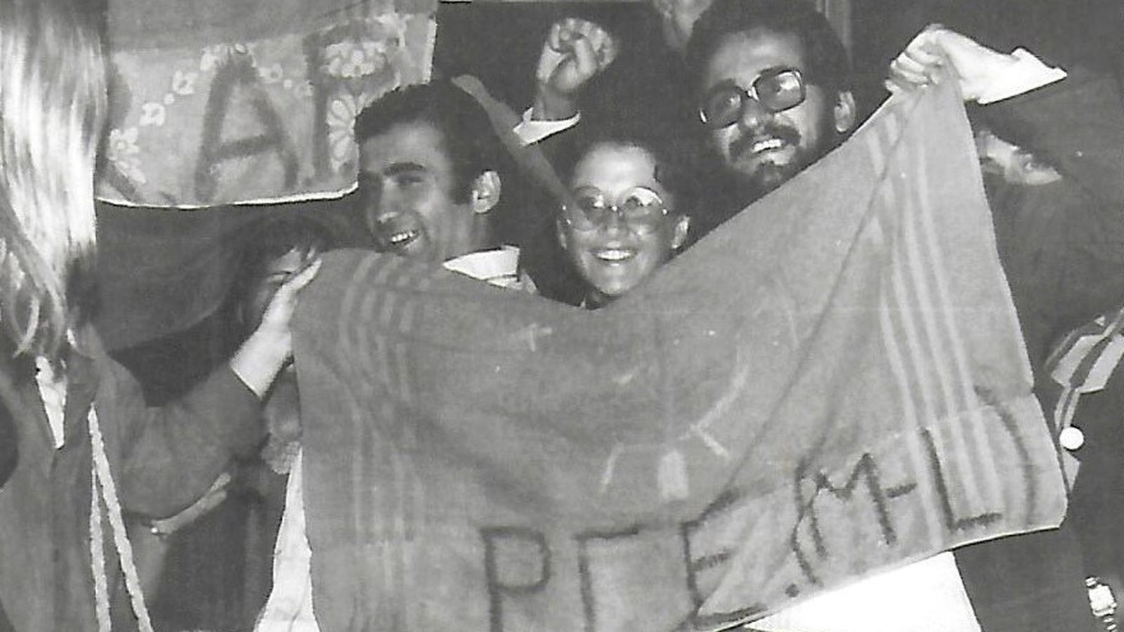 Ángel González (a la dreta), que fou torturat l’any 75