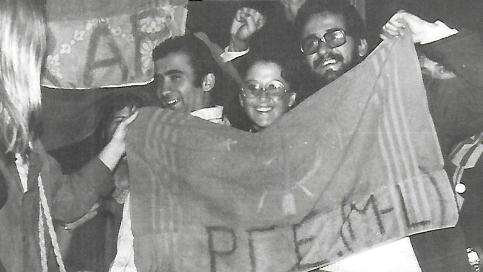 Ángel González (a la dreta), que fou torturat l’any 75 Ángel González (a la dreta), que fou torturat l’any 75
