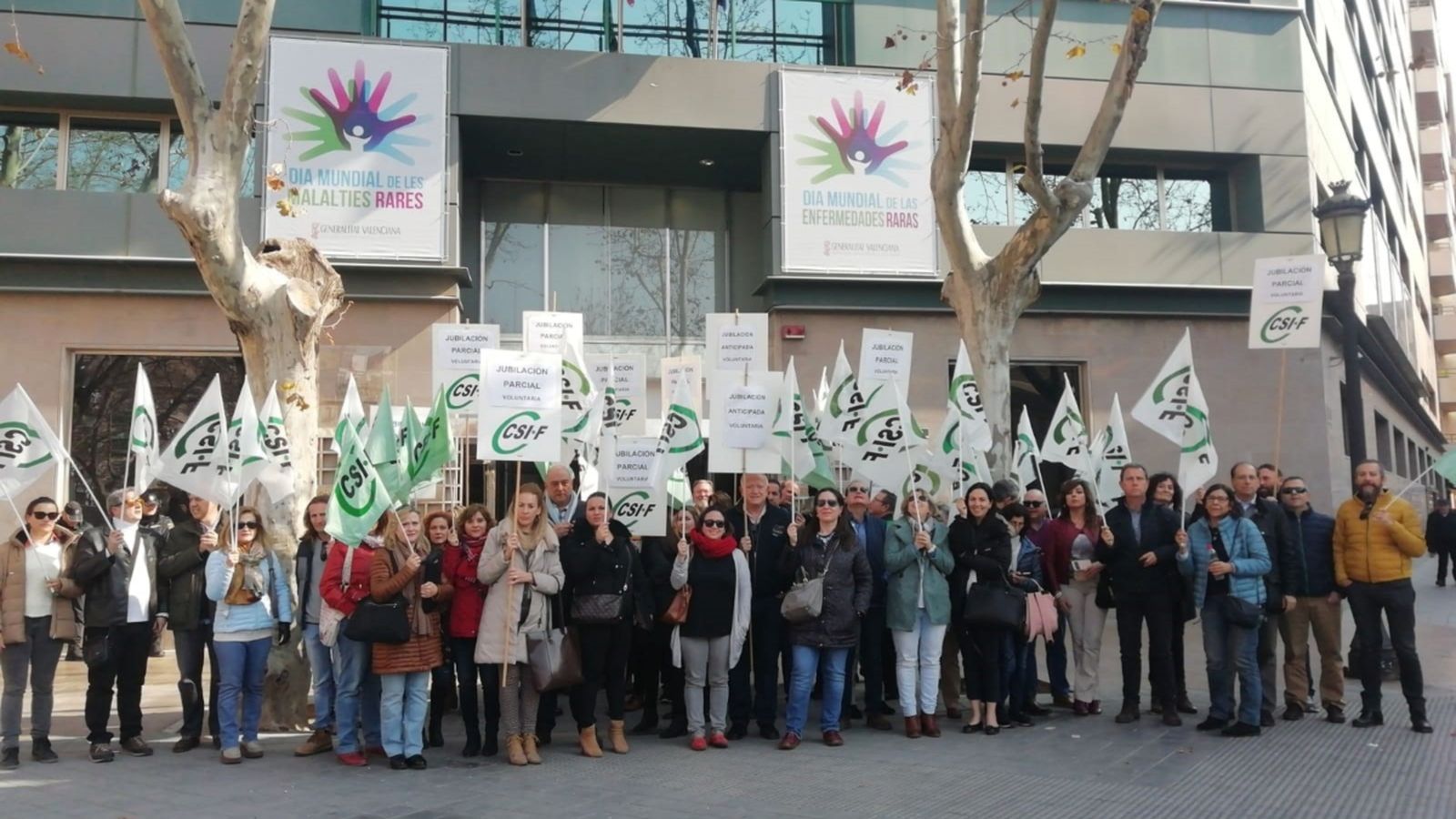 El CSIF es concentra davant la Conselleria de Sanitat. Europa Press