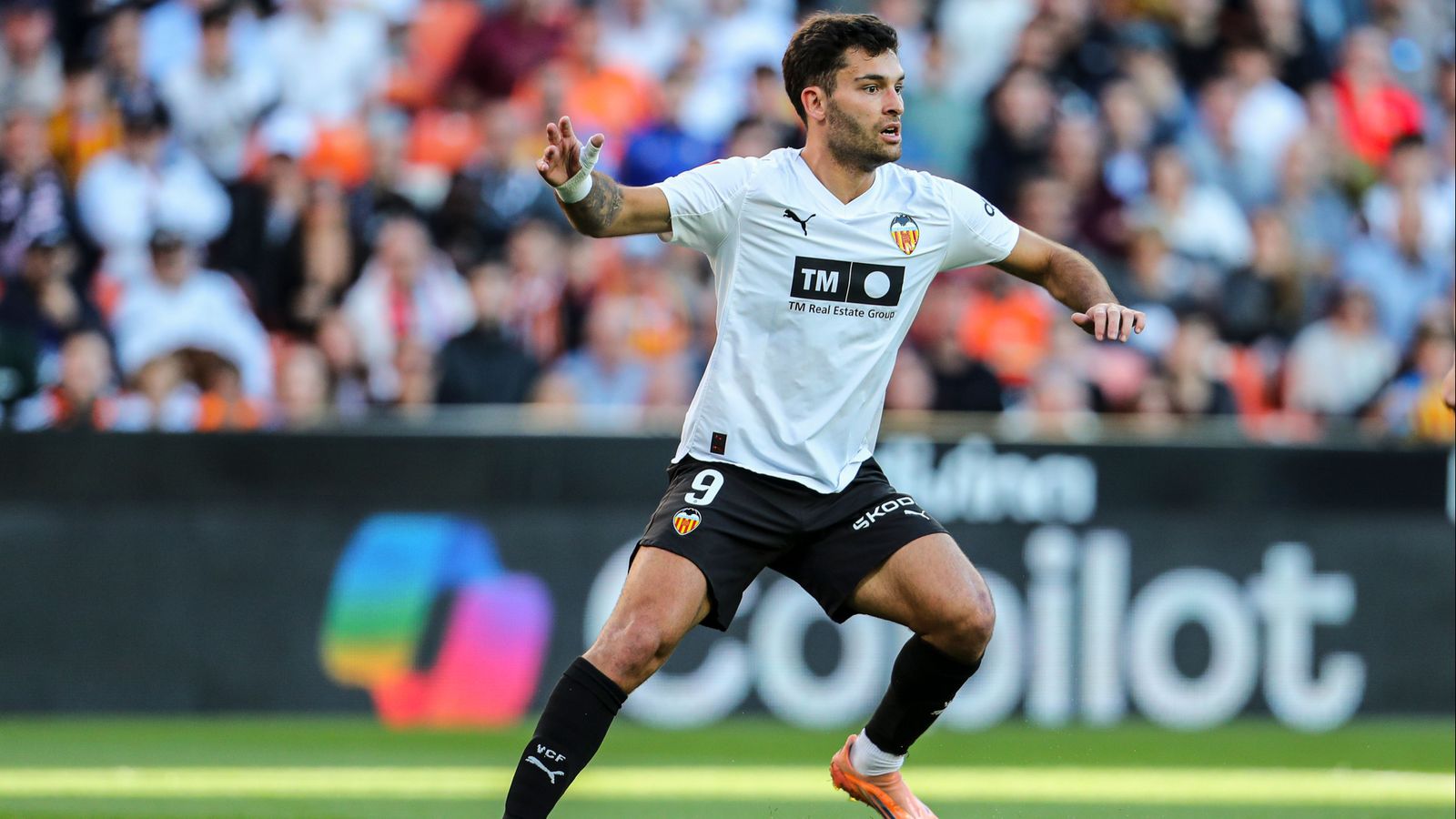 Hugo Duro, en una acció del duel contra el Sevilla