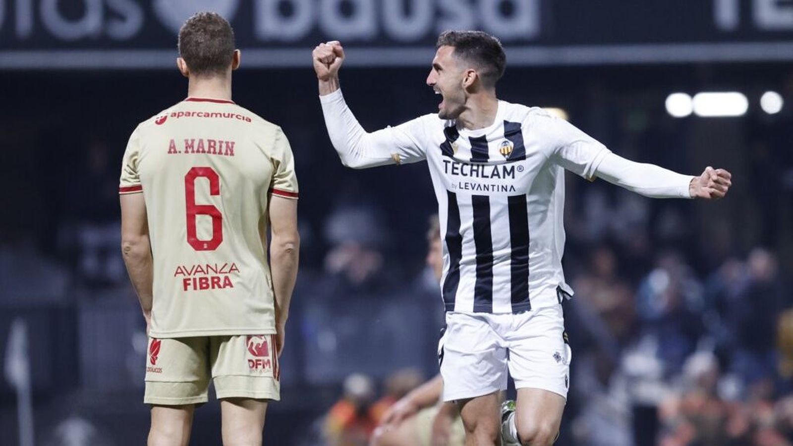 De Miguel celebra el gol contra el Múrcia a Castàlia
