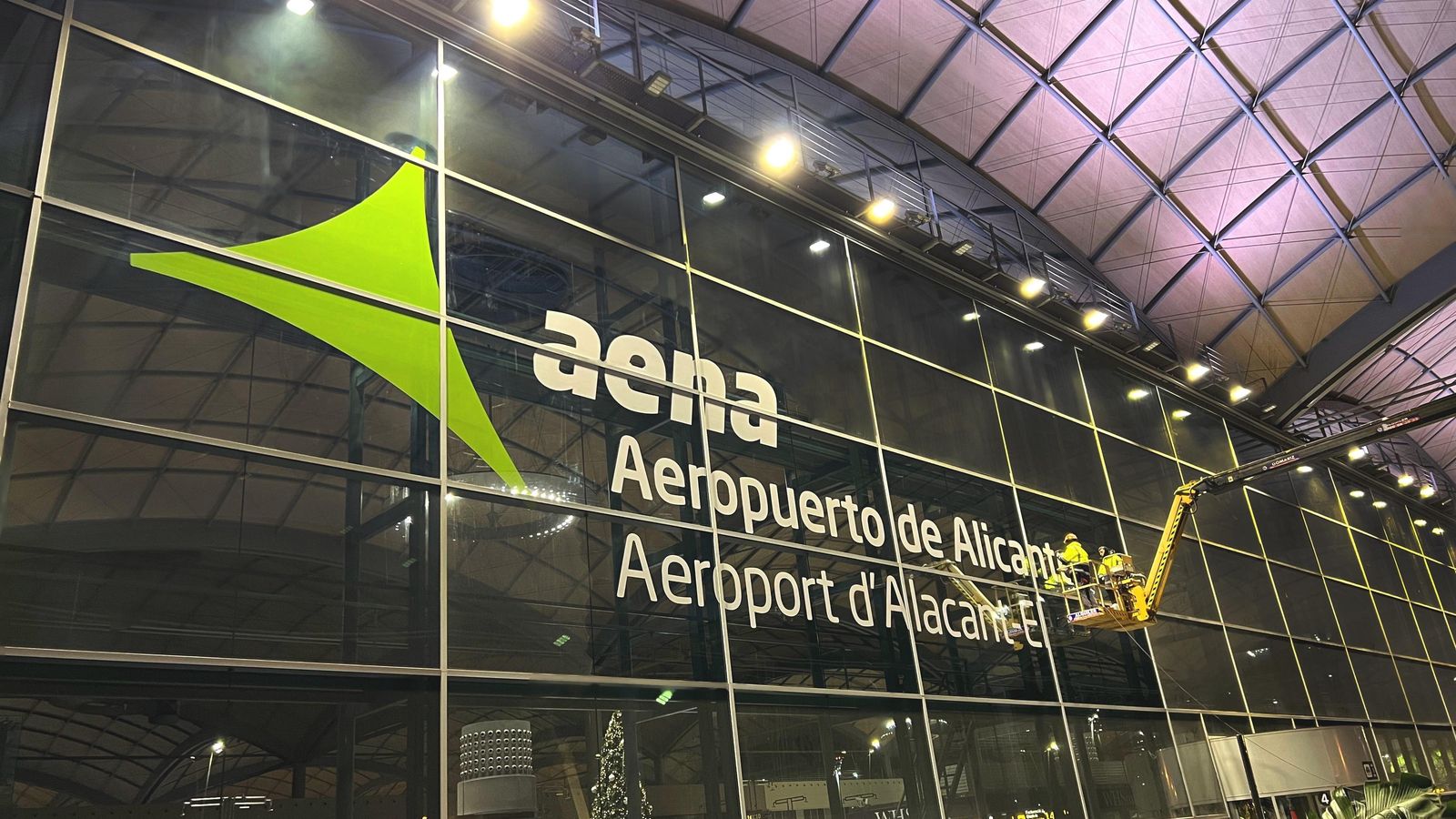 Aeroport d'Alacant-Elx Aeroport d'Alacant-Elx Miguel Hernández