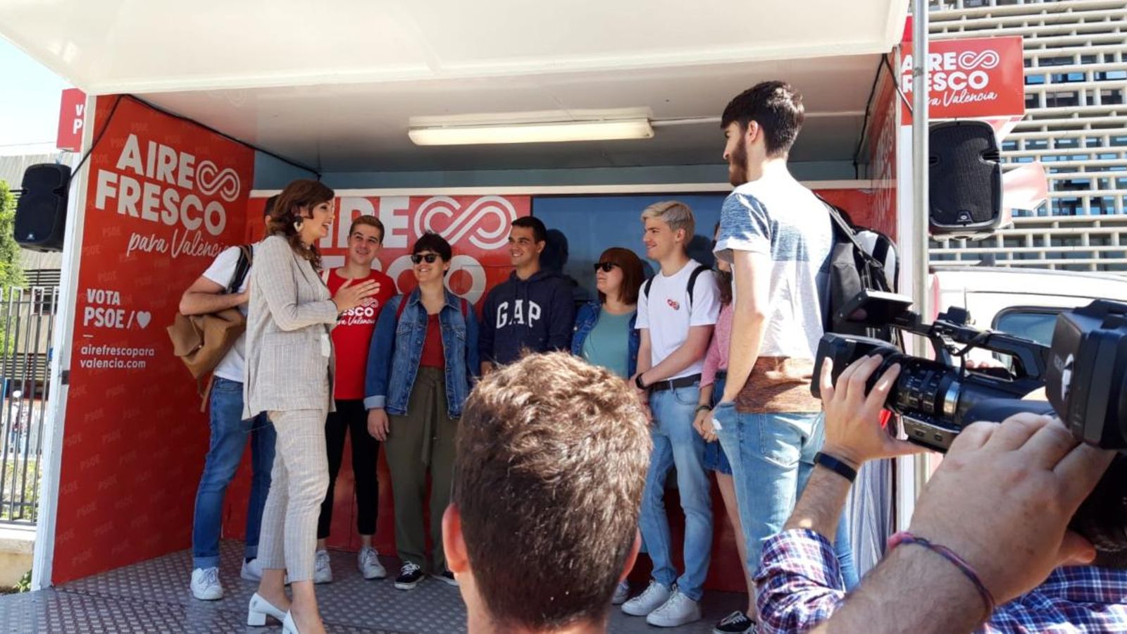 Es tracta d’una furgoneta que pretén acostar les propostes del partit a la ciutadania