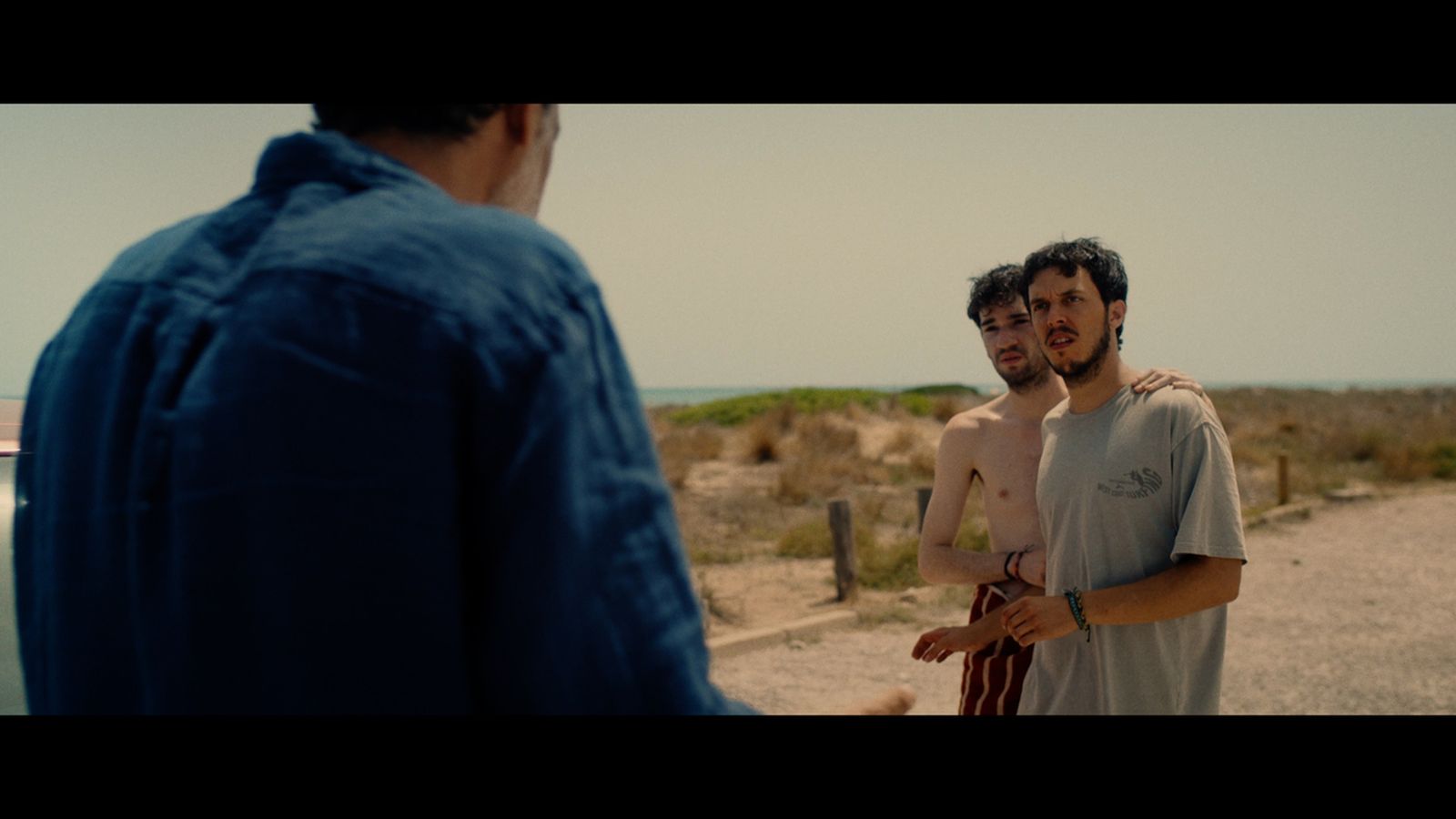 Fotograma de 'Còlera', amb els actors Nacho Fresneda, Jorge Motos i Manuel Canchal