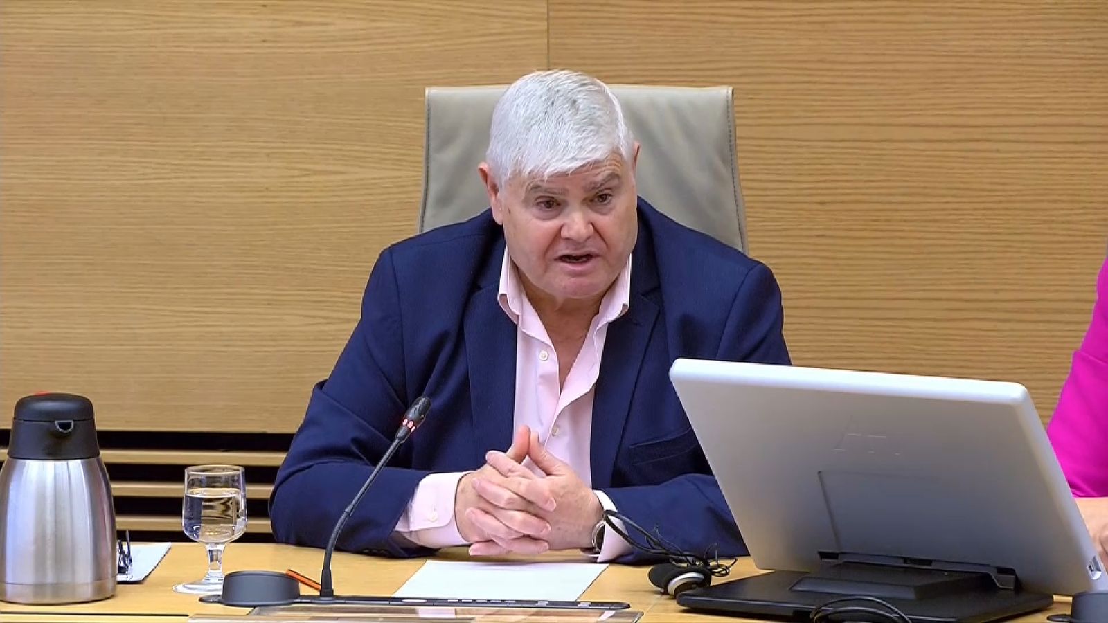 Basset, este dilluns