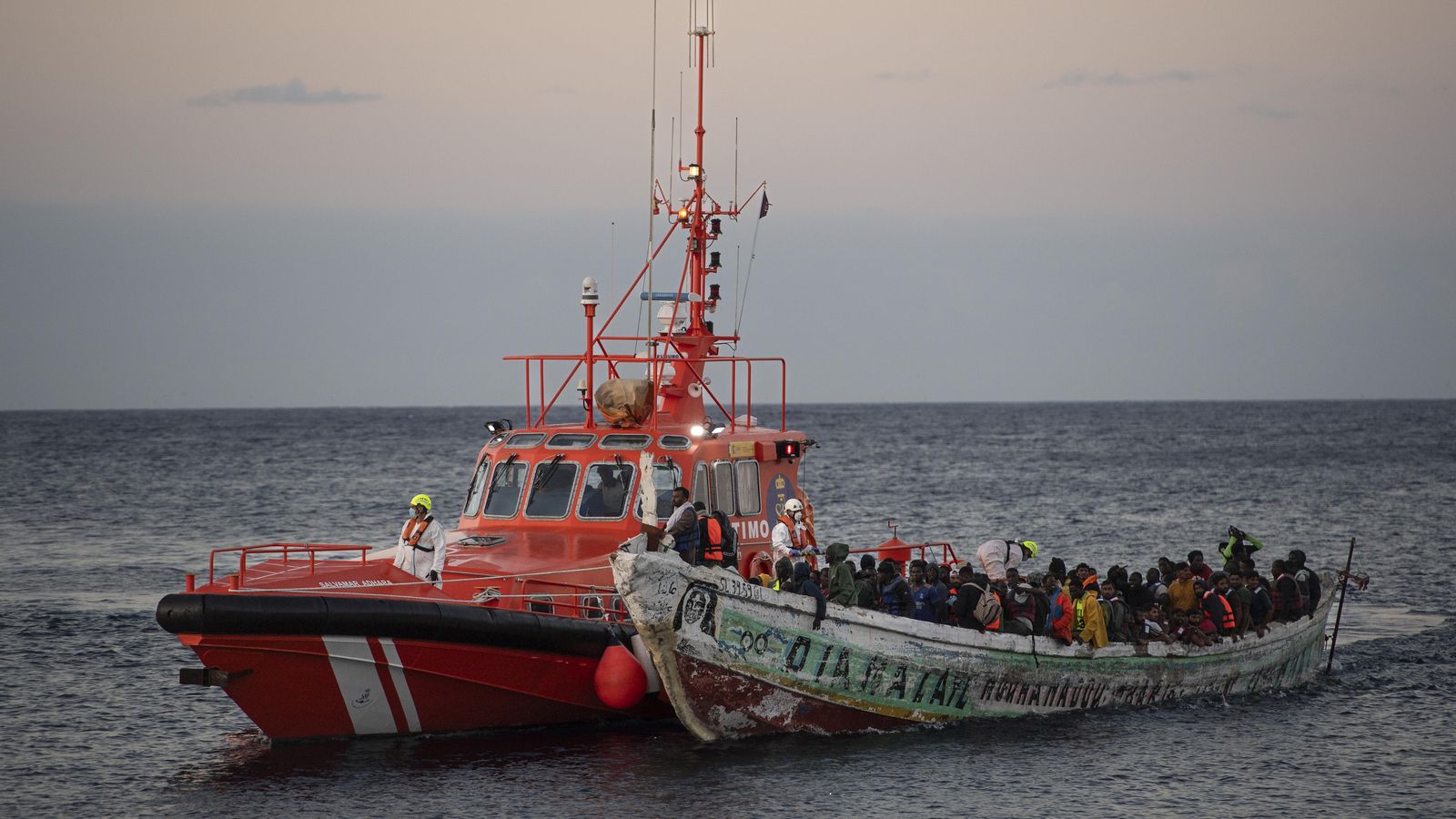 Salvament Marítim socorre una pastera al port de la Restinga, a El Hierro