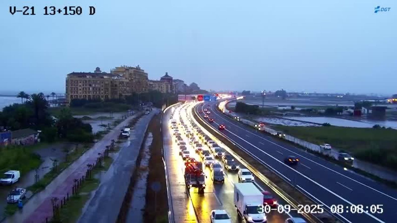 L'eixida de València des de la V-21, col·lapsada este dimarts