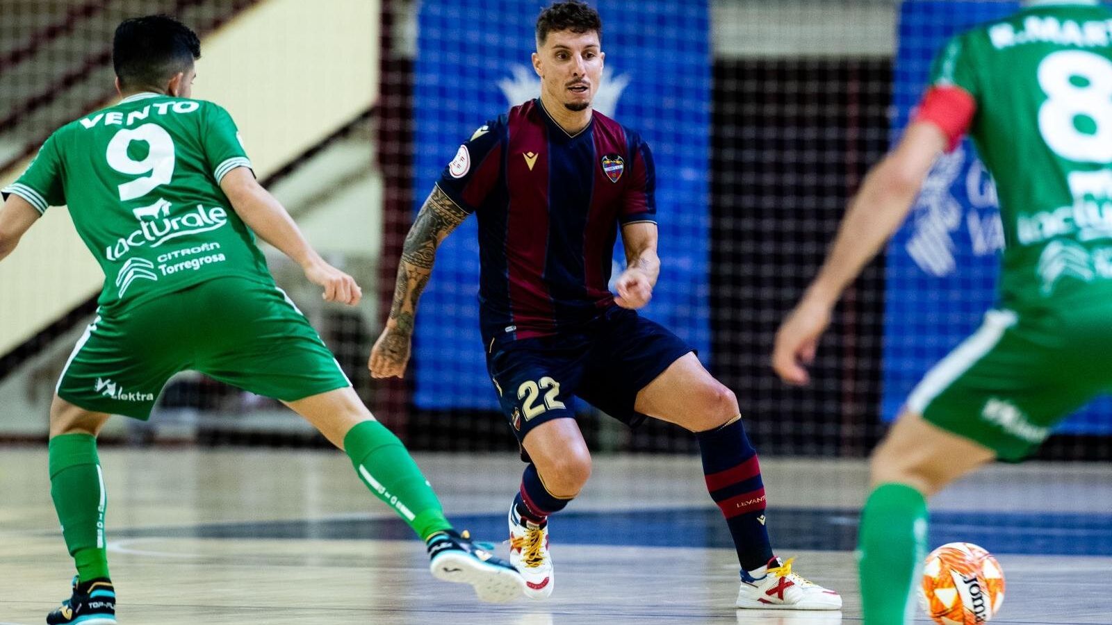 Jamur, en una acció del partit