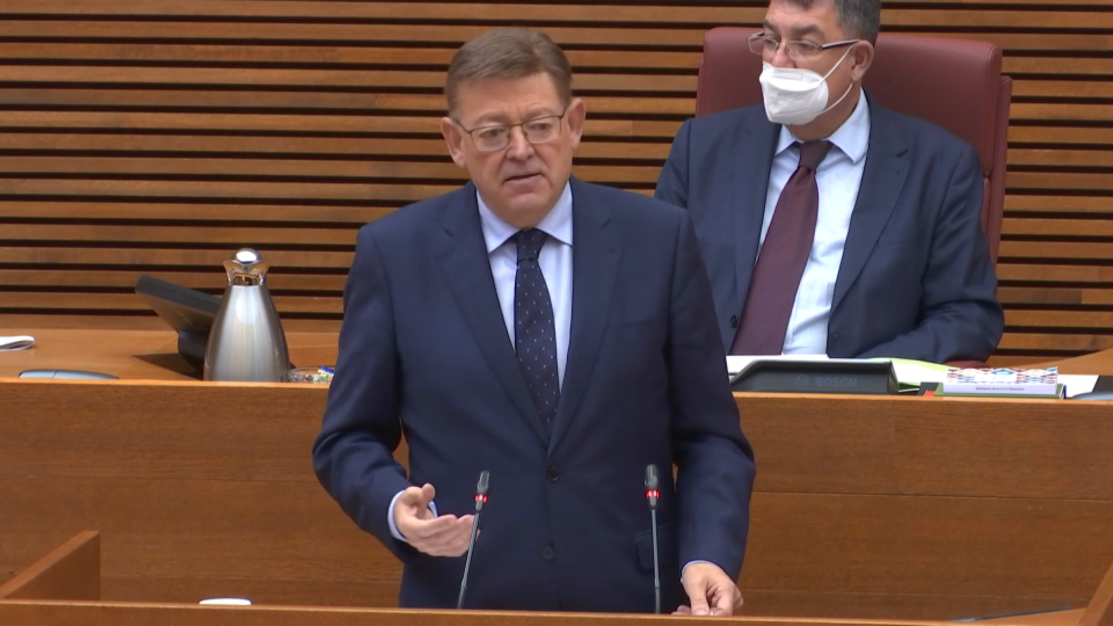 El president de la Generalitat, Ximo Puig, durant la sessió de control a Les Corts