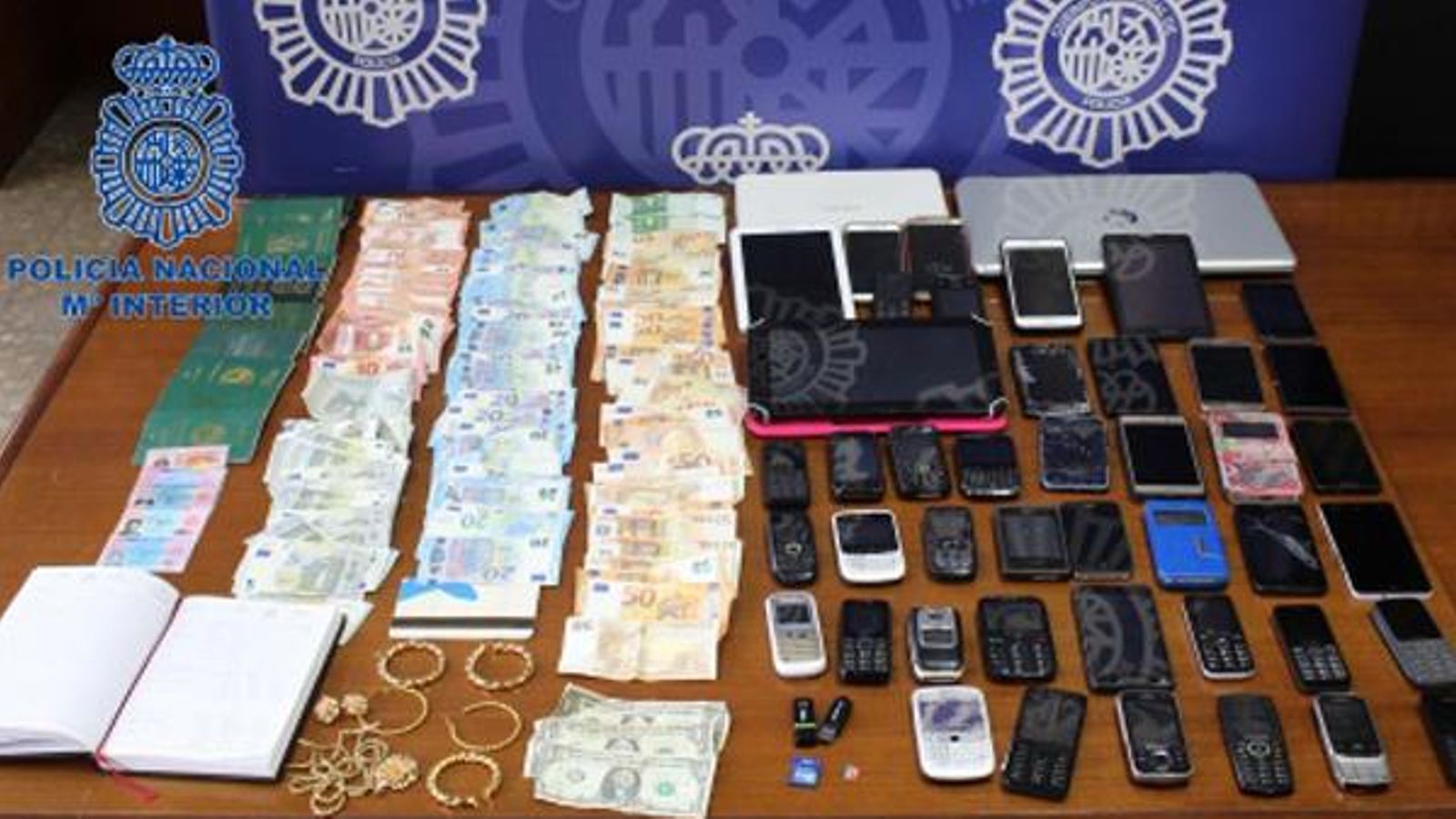 L'operació ha acabat amb 13 persones detingudes