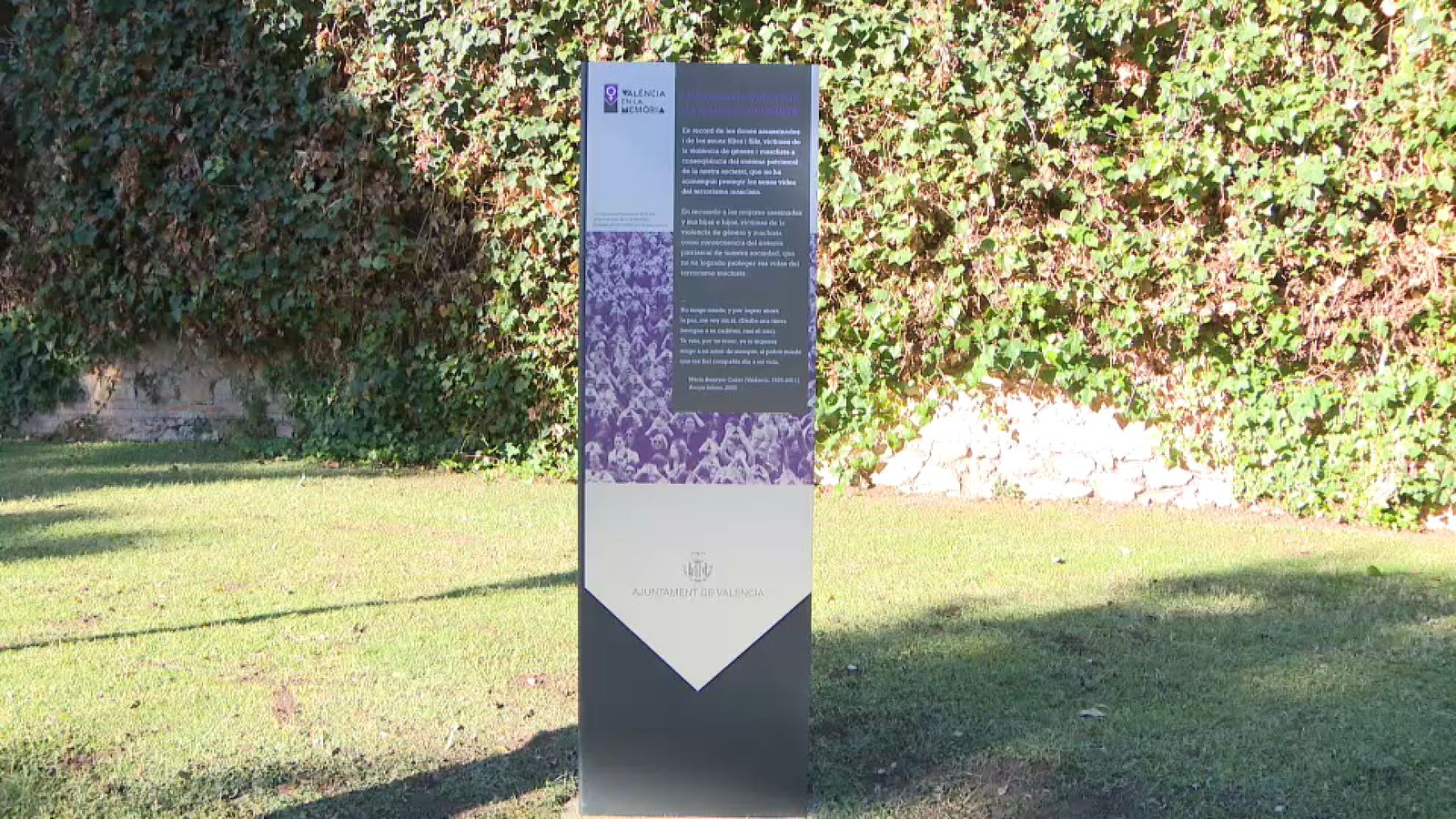 Monolit instal·lat al Cementeri General de València